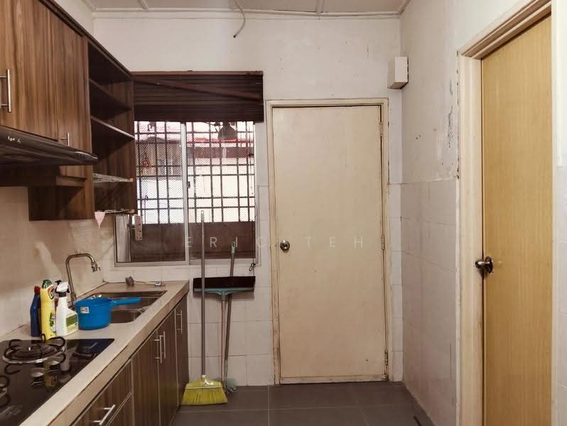2-storey Terraced House for Sale in Bandar Bukit Raja (Klang) - Eric Teh - Kitchen - PropertyGuru.com.my