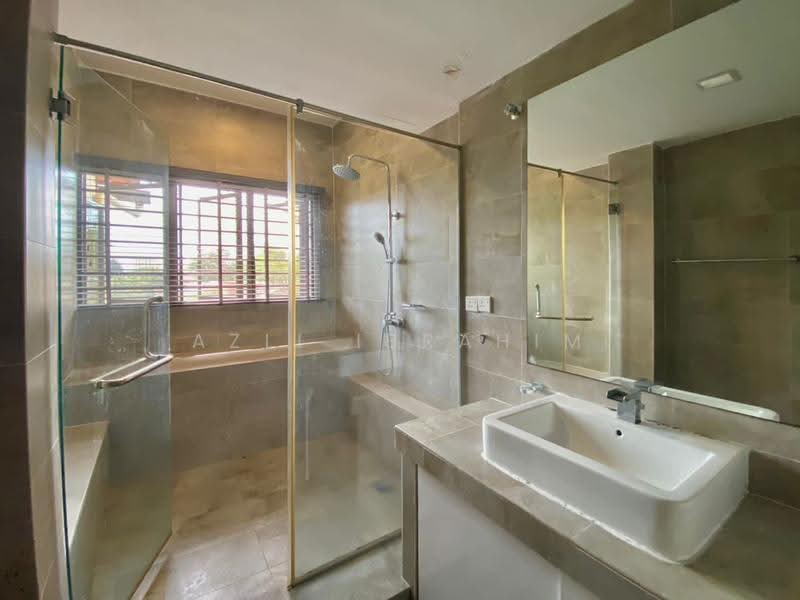 Pangsapuri untuk Dijual di Taman Hijau Apartment - Azli Ibrahim - Bathroom - PropertyGuru.com.my