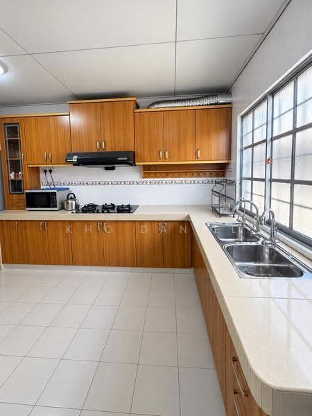 2-storey Terraced House for Sale in Kota Kemuning (Shah Alam) - Kho Daniel - Kitchen - PropertyGuru.com.my