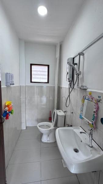 Pangsapuri untuk Dijual di Ria Apartment - Sausa Lee - Bathroom - PropertyGuru.com.my
