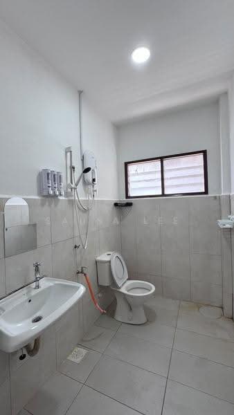 Pangsapuri untuk Dijual di Ria Apartment - Sausa Lee - Bathroom - PropertyGuru.com.my