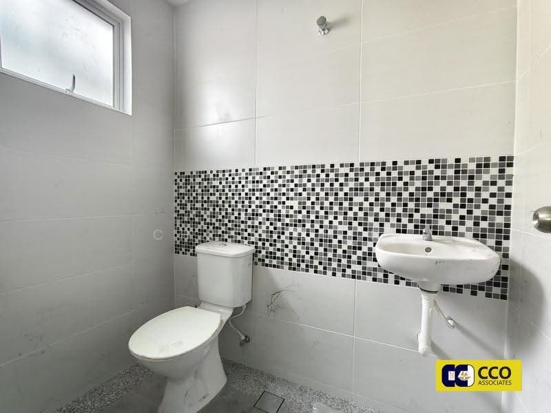 2-storey Terraced House for Sale in Klebang Ria (Chemor) - Chris Chin - Bathroom - PropertyGuru.com.my