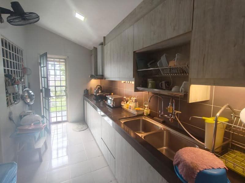 1.5-storey Terraced House for Sale in Usj 3 (Subang Jaya) - Ben Ng - Kitchen - PropertyGuru.com.my