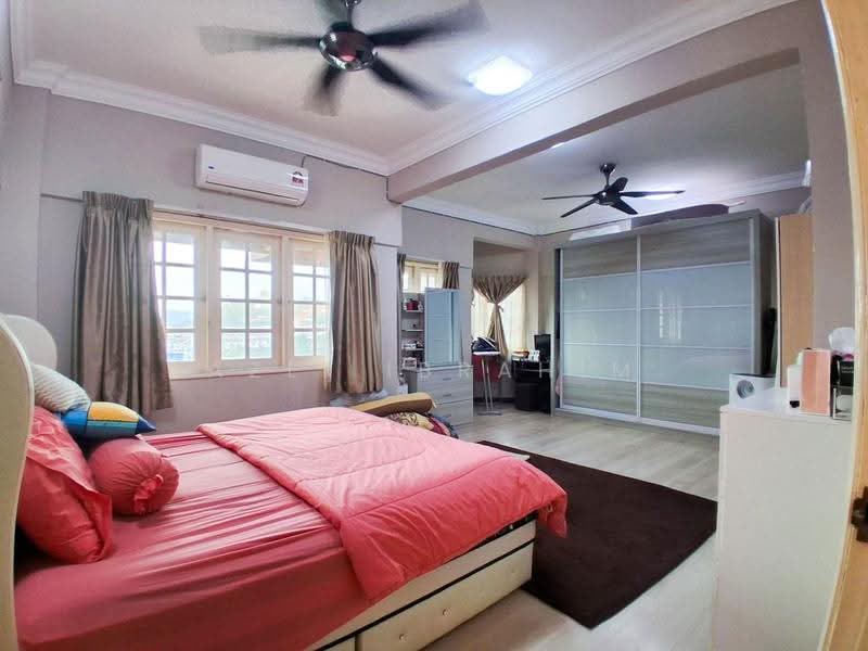 Kondominium untuk Dijual di Villaria - Azli Ibrahim - Bedroom - PropertyGuru.com.my