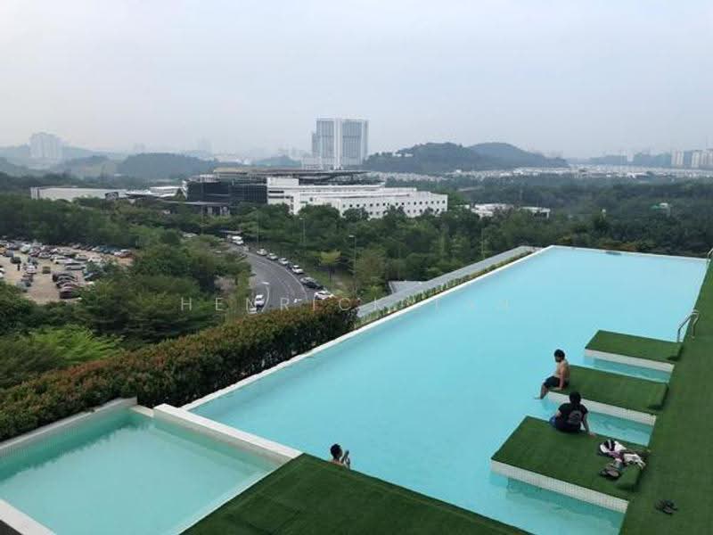 Kediaman Servis untuk Dijual di The Place @ Cyberjaya (Service Residence) - Henrick Tan - Pool - PropertyGuru.com.my