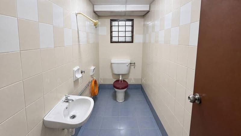 Apartment for Sale at Pangsapuri Anggerik Indah - Nazrin Hakimin - Bathroom - PropertyGuru.com.my