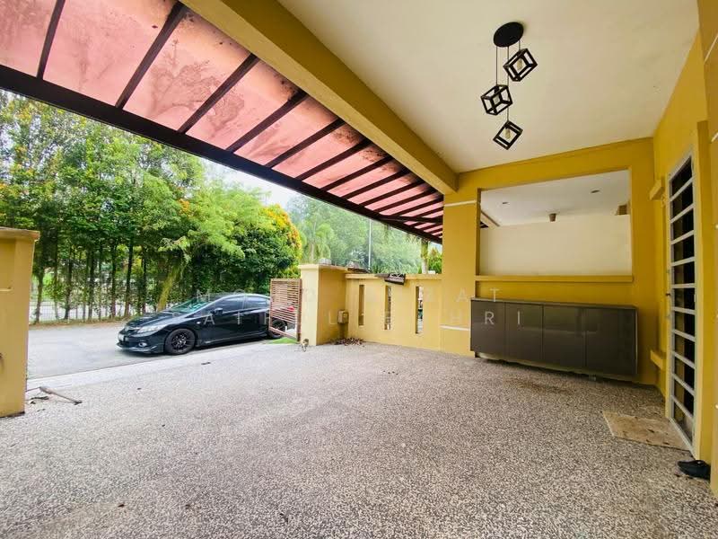 Semi-Detached House for Sale in Taman Saujana Ampang (Ampang) - Mohd Aizat Saiful Bahri - Exterior - PropertyGuru.com.my