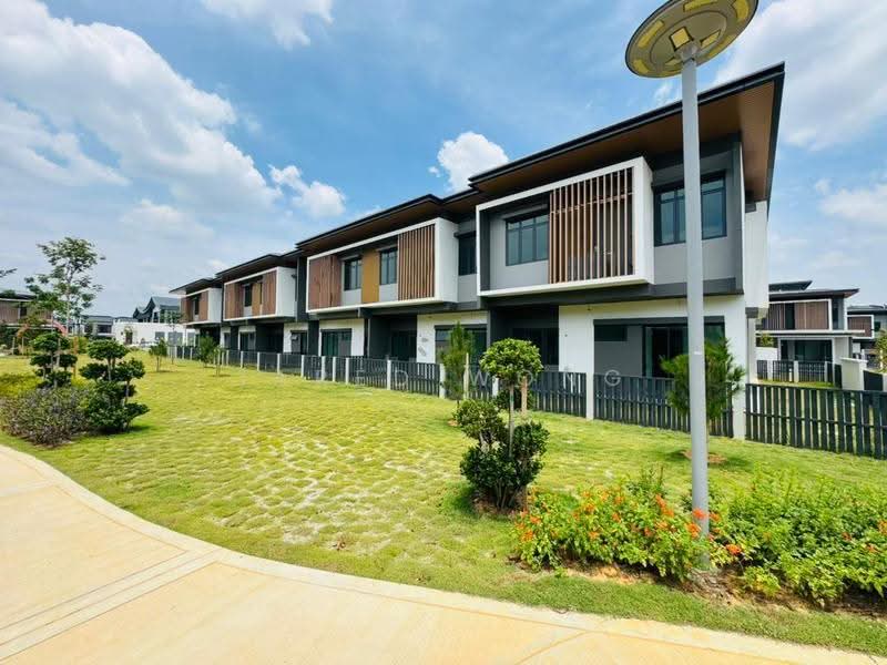 Rumah Berkembar untuk Dijual di Cyberjaya (Selangor) - Jared Wong - Exterior - PropertyGuru.com.my