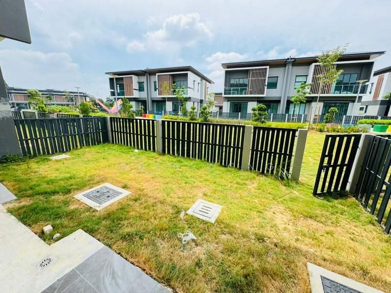 Rumah Berkembar untuk Dijual di Cyberjaya (Selangor) - Jared Wong - Exterior - PropertyGuru.com.my