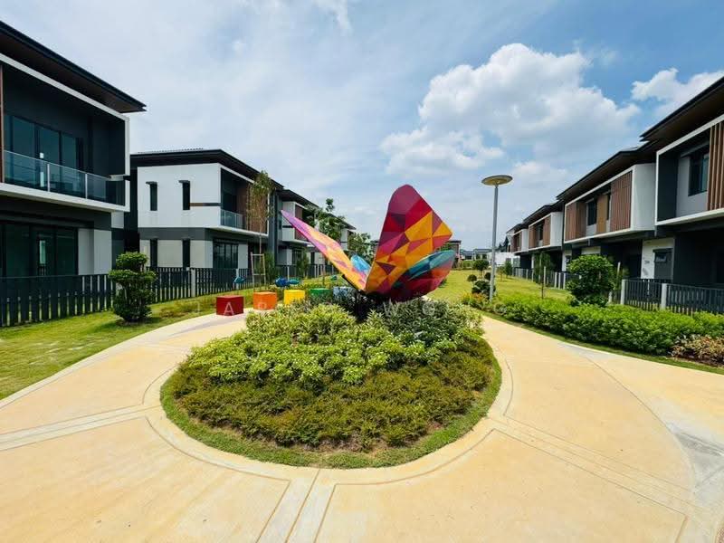 Rumah Berkembar untuk Dijual di Cyberjaya (Selangor) - Jared Wong - Exterior - PropertyGuru.com.my