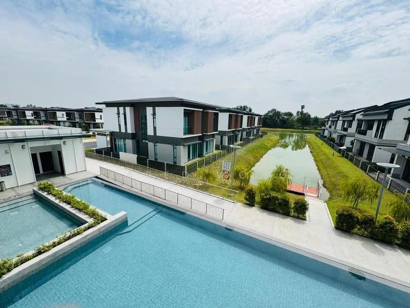 Rumah Berkembar untuk Dijual di Cyberjaya (Selangor) - Jared Wong - Exterior - PropertyGuru.com.my