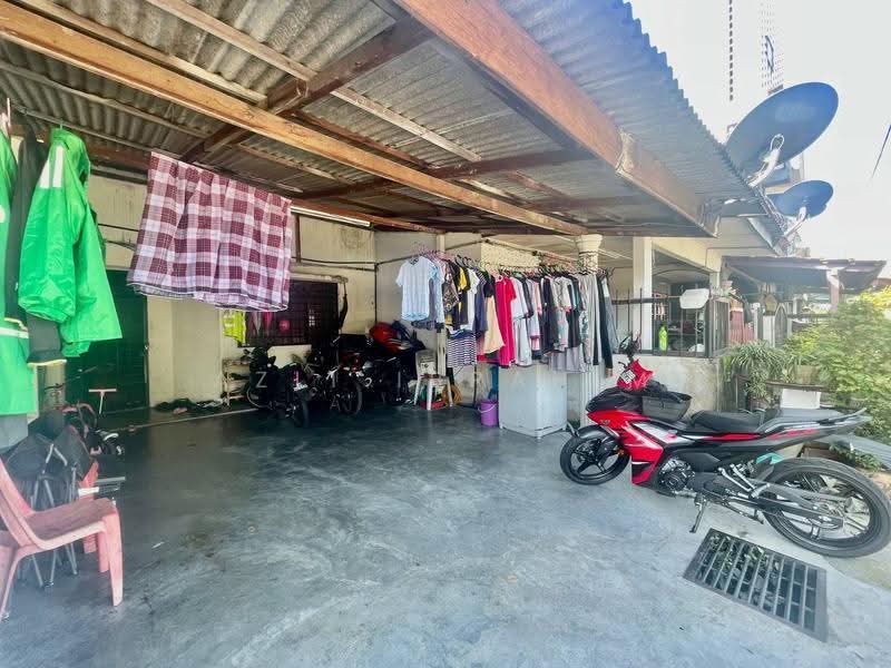 2-storey Terraced House for Sale in Taman Kencana (Ampang) - Azli Ibrahim - Exterior - PropertyGuru.com.my