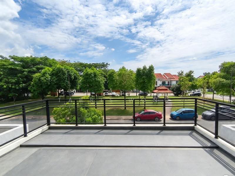 Rumah Teres 2-Tingkat untuk Dijual di Alam Impian (Shah Alam) - Tabris Wong - Balcony - PropertyGuru.com.my