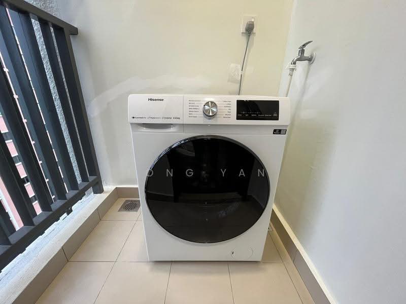 Kediaman Servis untuk Disewa di EDUSENTRAL - Fong Yan - Balcony - PropertyGuru.com.my