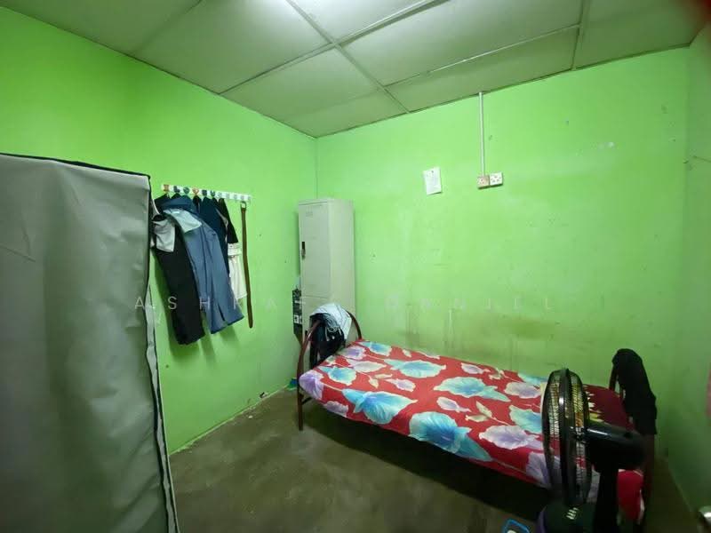 Shop / Office for Sale in Bandar Baru Bangi (Selangor) - Ashraff Daniel - Bedroom - PropertyGuru.com.my