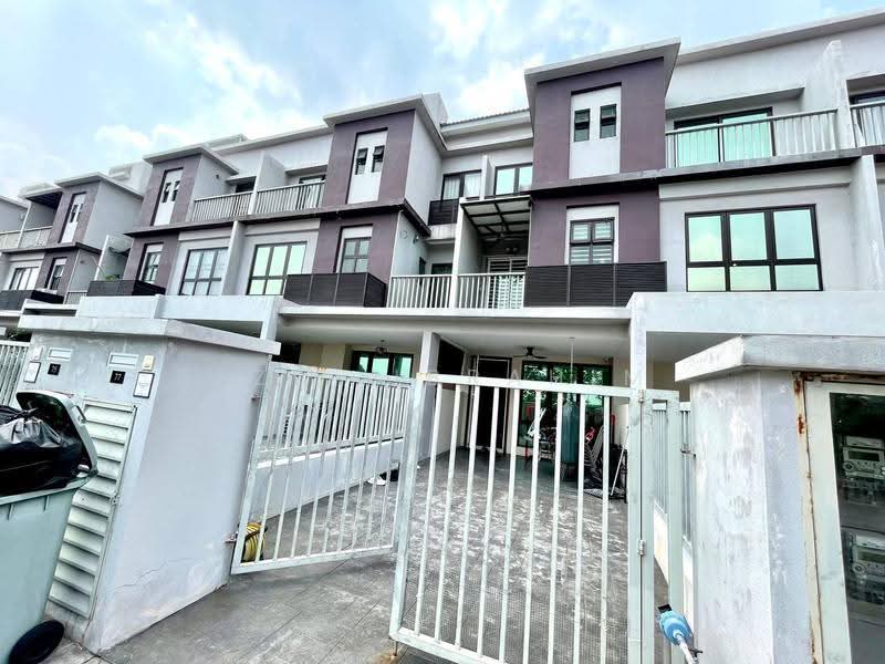Rumah Bandar untuk Dijual di Bangi (Selangor) - Azli Ibrahim - Exterior - PropertyGuru.com.my