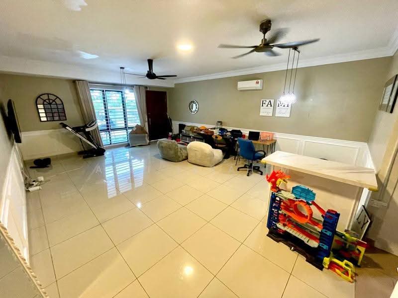 Rumah Bandar untuk Dijual di Bangi (Selangor) - Azli Ibrahim - Living Room - PropertyGuru.com.my