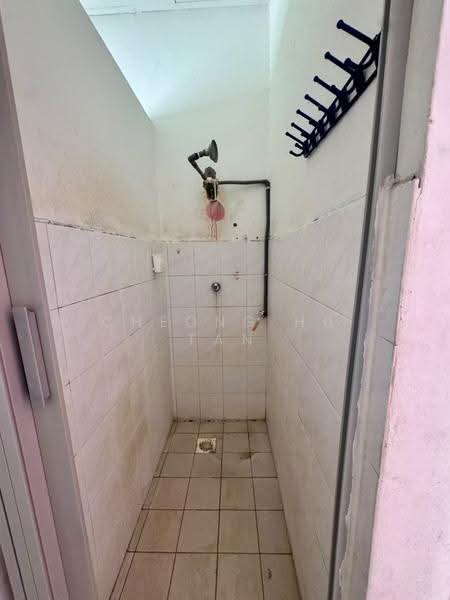 Rumah Teres 1-Tingkat untuk Disewa di Garden Avenue (Seremban 2) - Cheong Hu Tan - Bathroom - PropertyGuru.com.my