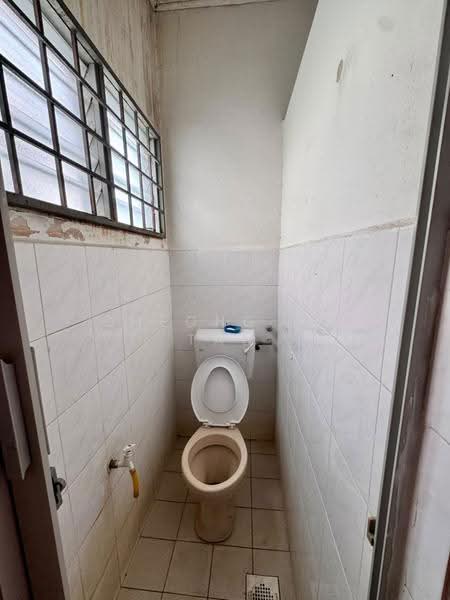 Rumah Teres 1-Tingkat untuk Disewa di Garden Avenue (Seremban 2) - Cheong Hu Tan - Bathroom - PropertyGuru.com.my