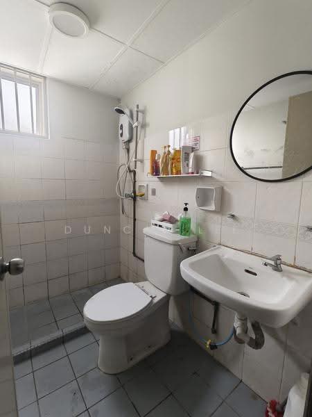 Kondominium untuk Disewa di Pantai Hillpark 2 - Duncan Lee - Bathroom - PropertyGuru.com.my