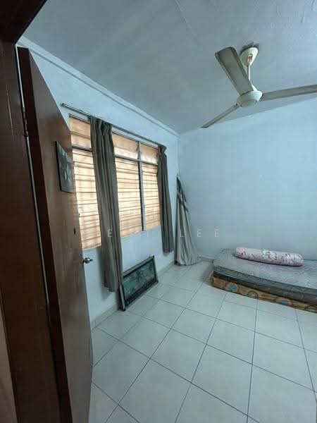 Apartment for Rent at Mentari Court - Kent Lee - Bedroom - PropertyGuru.com.my
