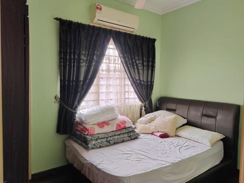 2-storey Terraced House for Sale in Putra Heights (Subang Jaya) - Lilian Ee - Bedroom 2 - PropertyGuru.com.my