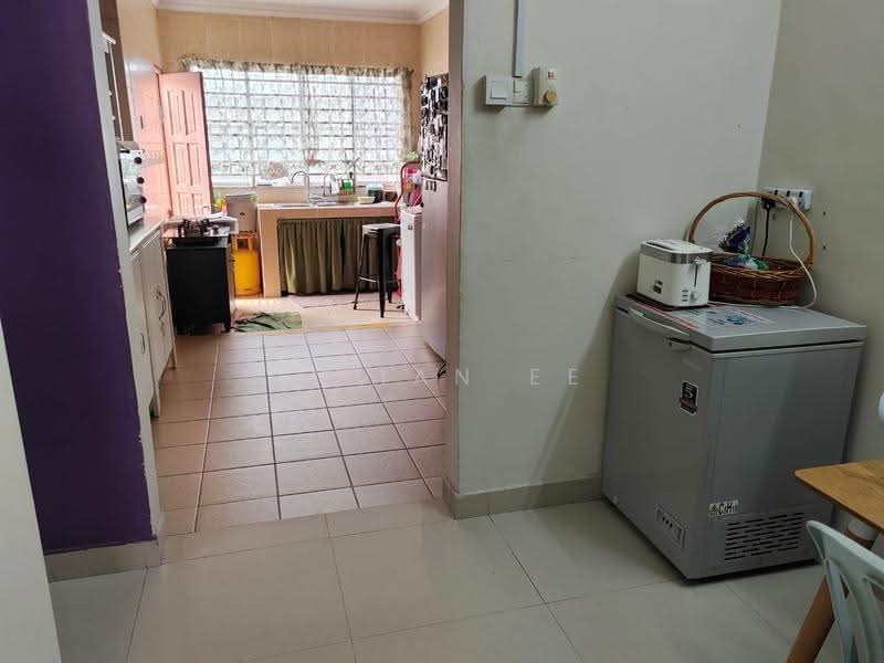 2-storey Terraced House for Sale in Putra Heights (Subang Jaya) - Lilian Ee - Kitchen - PropertyGuru.com.my