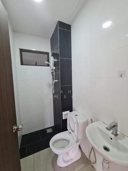 Condominium for Sale at Seasons Garden Residences - Ibrahim Iderus - Bathroom - PropertyGuru.com.my
