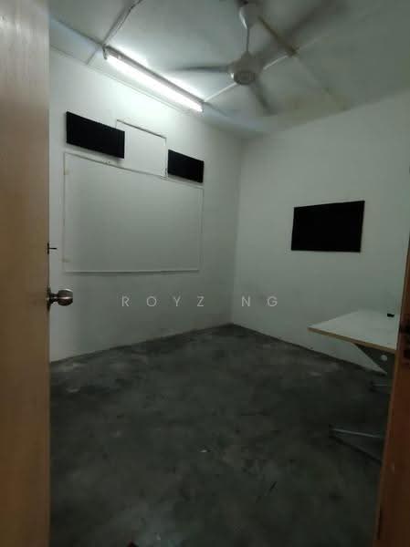 Rumah Teres 1-Tingkat untuk Dijual di Taman Johor Jaya (Johor Bahru) - Royz Ng - Study - PropertyGuru.com.my