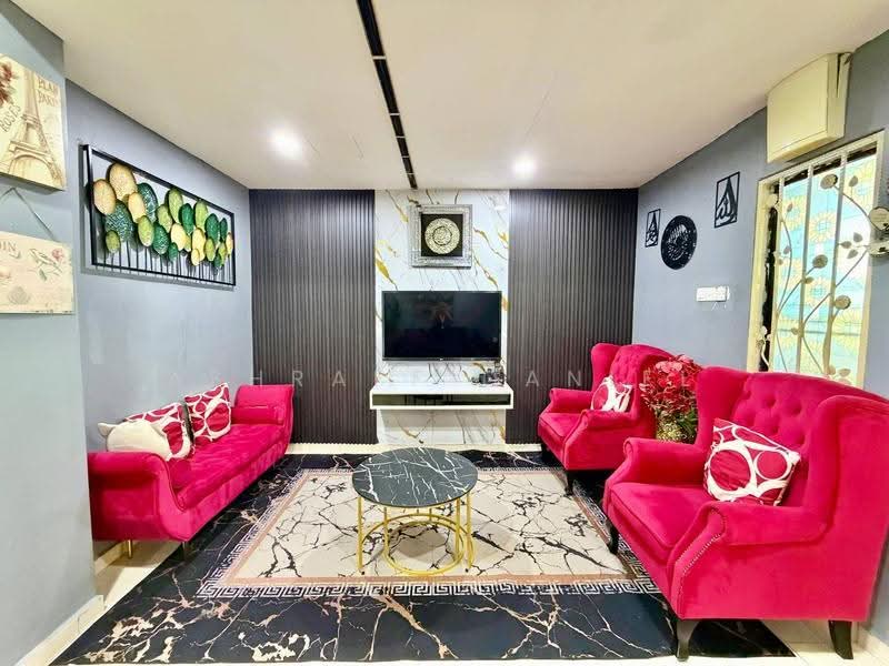 Terraced House for Sale in Taman Dato Demang (Seri Kembangan) - Ashraff Daniel - Living Room - PropertyGuru.com.my