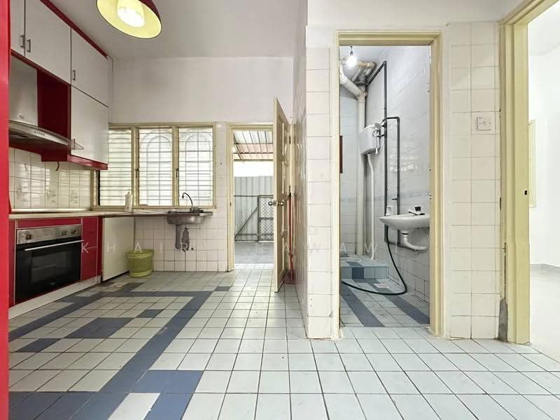 2-storey Terraced House for Sale in Seksyen 7 (Shah Alam) - Muhd Khairulnawawi Kamaruddin - Kitchen - PropertyGuru.com.my