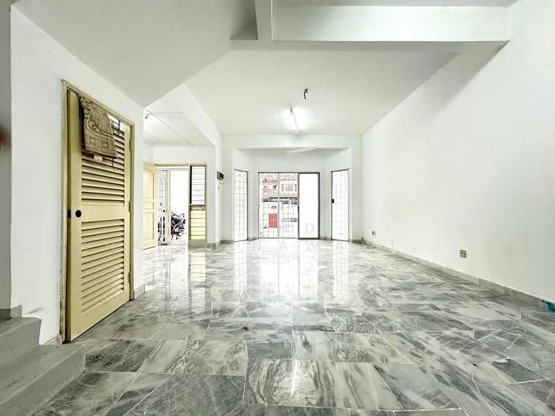 2-storey Terraced House for Sale in Seksyen 7 (Shah Alam) - Muhd Khairulnawawi Kamaruddin - Living Room - PropertyGuru.com.my