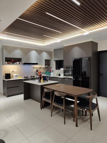 Kondominium untuk Dijual di Golden Triangle 2 - Annie Oung - Kitchen - PropertyGuru.com.my