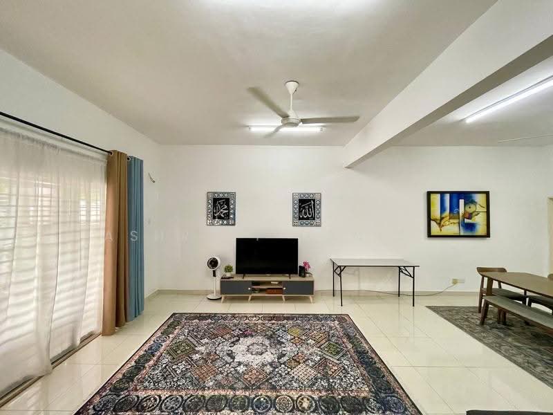 Terraced House for Sale in Taman Dato Demang (Seri Kembangan) - Ashraff Daniel - Living Room - PropertyGuru.com.my