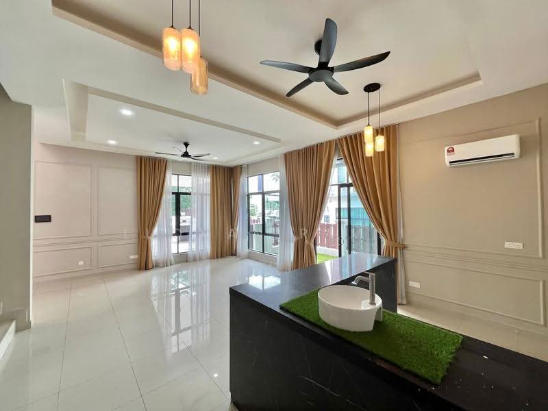 Semi-Detached House for Sale in Taman Melawati (Ulu Kelang) - Luqman Ramli - Living Room - PropertyGuru.com.my