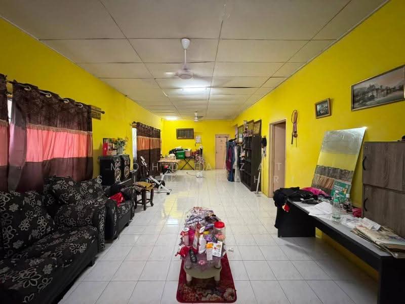 Rumah Banglo untuk Dijual di Taman Pinggiran Putra (Seri Kembangan) - Mohd Aizat Saiful Bahri - Living Room - PropertyGuru.com.my