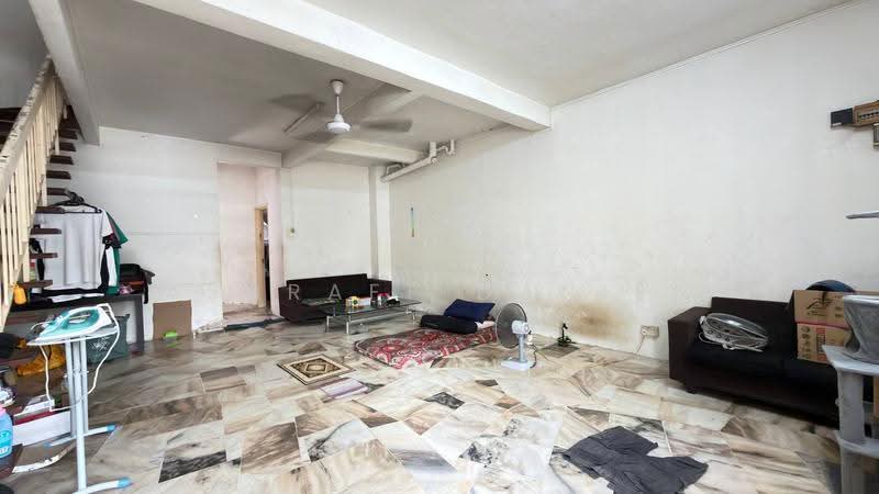 2-storey Terraced House for Sale in Taman Saujana Puchong (Seri Kembangan) - Ashraff Daniel - Living Room - PropertyGuru.com.my