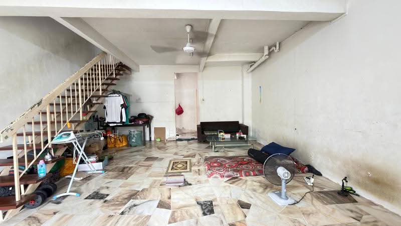 2-storey Terraced House for Sale in Taman Saujana Puchong (Seri Kembangan) - Ashraff Daniel - Living Room - PropertyGuru.com.my