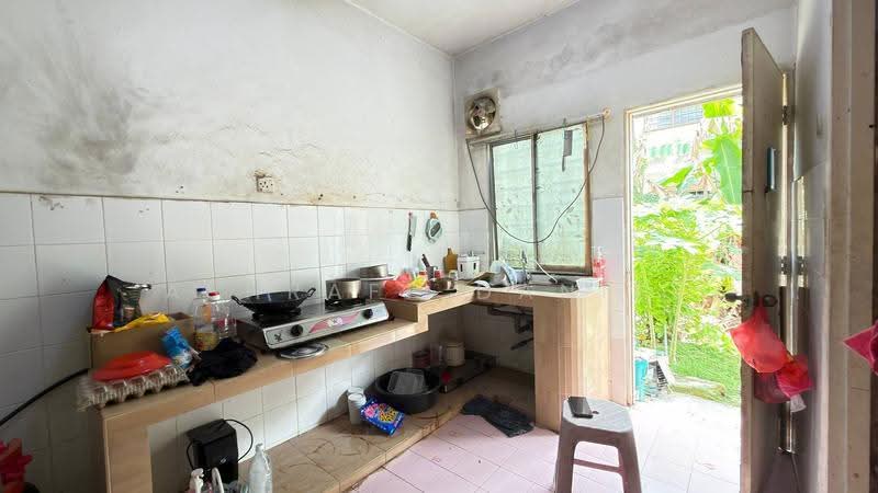 2-storey Terraced House for Sale in Taman Saujana Puchong (Seri Kembangan) - Ashraff Daniel - Kitchen - PropertyGuru.com.my