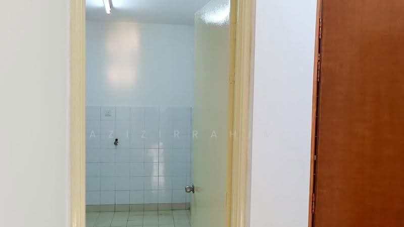 Condominium for Rent at Cyberia Smart Homes - Azizirrahim . - Bathroom - PropertyGuru.com.my