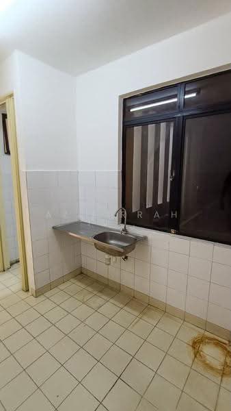 Condominium for Rent at Cyberia Smart Homes - Azizirrahim . - Kitchen - PropertyGuru.com.my