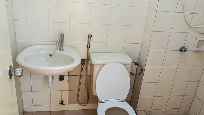 Condominium for Rent at Cyberia Smart Homes - Azizirrahim . - Bathroom - PropertyGuru.com.my