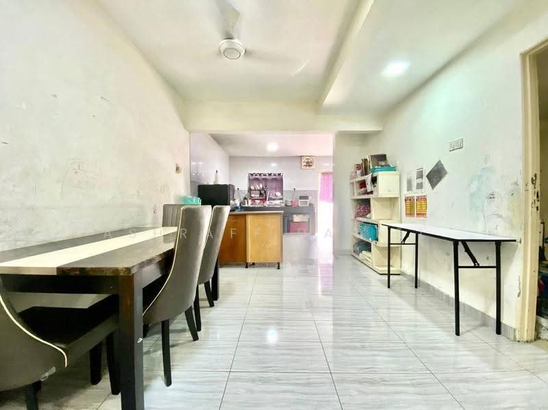 2-storey Terraced House for Sale in Seksyen 8 (Bangi) - Ashraff Daniel - Dining Room - PropertyGuru.com.my