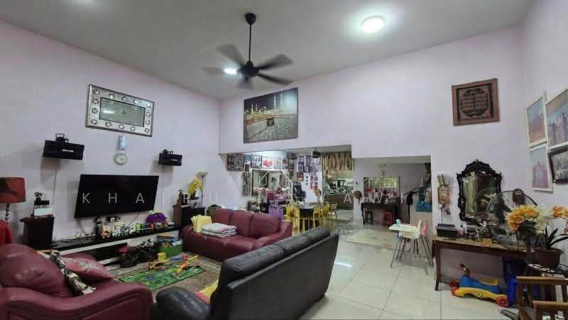 Rumah Teres 2.5-Tingkat untuk Dijual di Seksyen 7 (Shah Alam) - Muhd Khairulnawawi Kamaruddin - Living Room - PropertyGuru.com.my