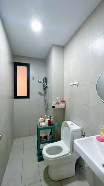 Kediaman Servis untuk Dijual di Kenwingston Skylofts - Stephy Lau - Bathroom - PropertyGuru.com.my