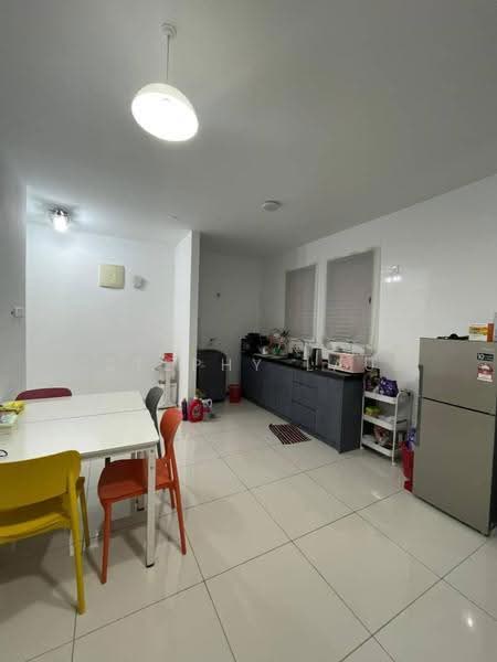 Kediaman Servis untuk Dijual di Kenwingston Skylofts - Stephy Lau - Kitchen - PropertyGuru.com.my