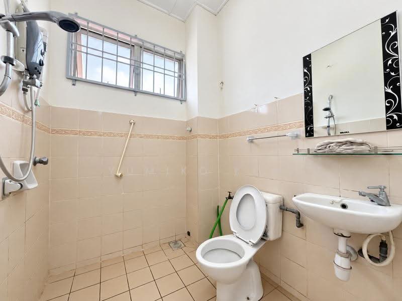 Rumah Teres 2-Tingkat untuk Dijual di Bandar Mahkota Cheras (Cheras) - Yumiko Kew - Bathroom - PropertyGuru.com.my