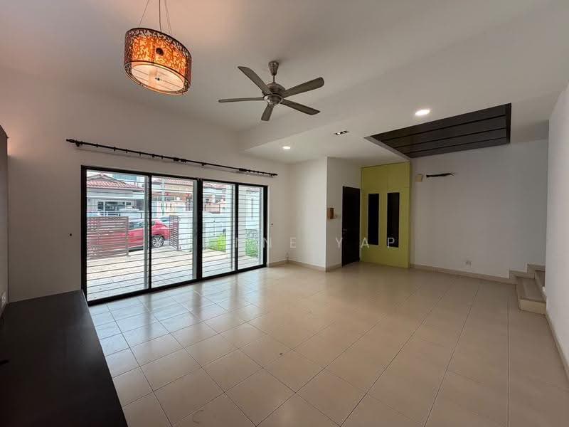 Rumah Teres 3-Tingkat untuk Dijual di Taman Bukit Prima (Cheras) - Yvonne Yap - Living Room - PropertyGuru.com.my