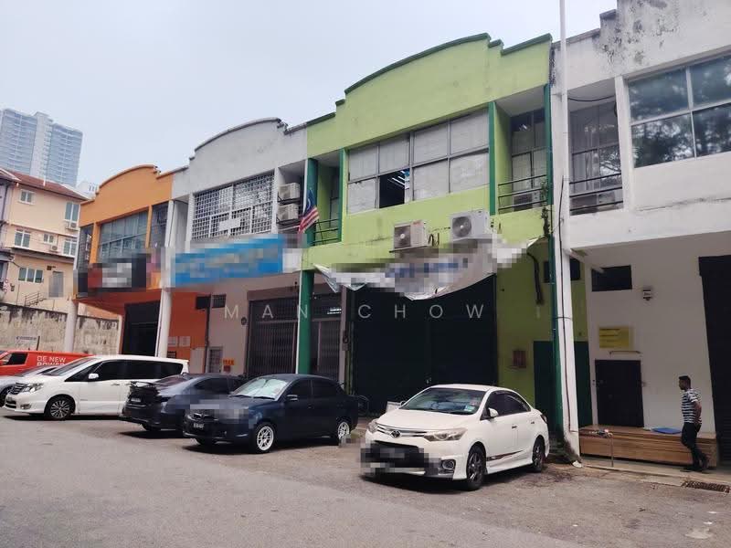 Kedai untuk Disewa di Taman Perindustrian Bukit Serdang (Seri Kembangan) - MAN CHOW - PropertyGuru.com.my
