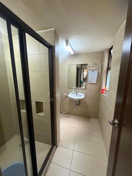 Rumah Berkembar untuk Dijual di Laman Residen Kipark Sri Utara (Batu Caves) - Yanis Cheong - Bathroom - PropertyGuru.com.my